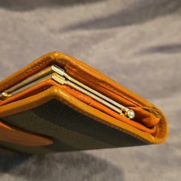 Fendi Kisslock Rehab Wallet Brown and Black Striped - Picture 12 of 16